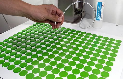 View 3: Opal - Halbautomatische Doming-Maschine mit Ofen View 3: Opal - Halbautomatische Doming-Maschine mit Ofen