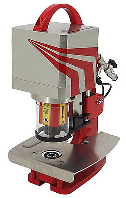 Occhiellatrice pneumatica Ghost 600