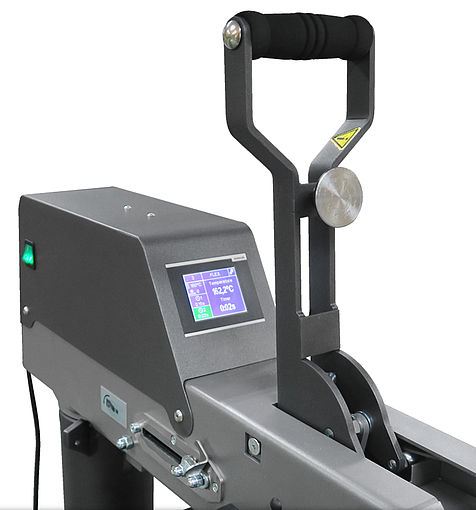 View 5: Swing Press Serie Swing 40 x 50 cm con mobiletto View 5: Swing Press Serie Swing 40 x 50 cm con mobiletto