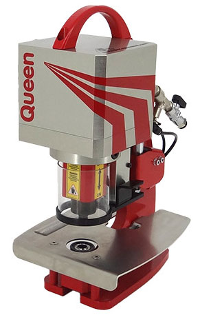 Occhiellatrice pneumatica per occhielli in plastica Occhiellatrice pneumatica per occhielli in plastica